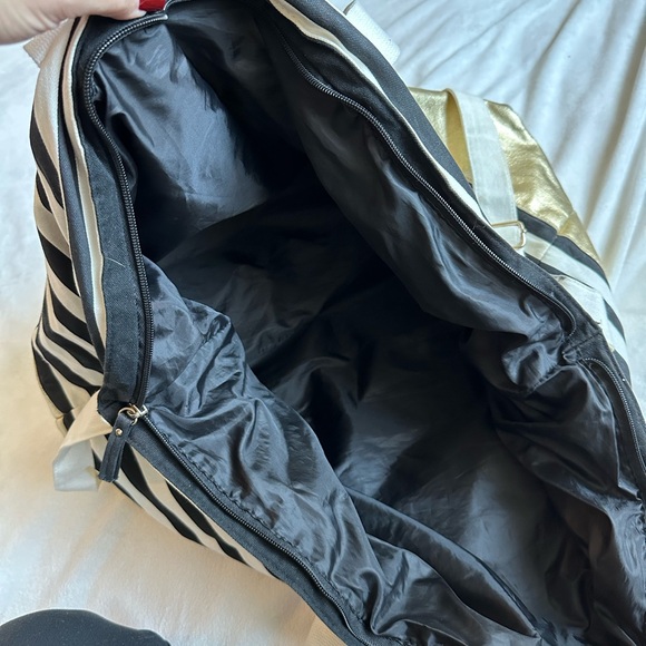 Weekender Bag - Picture 7 of 10